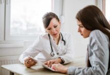 Doctors’ Playbook Beats Arthritis Knee Pain Doctor consulting a patient at a desk